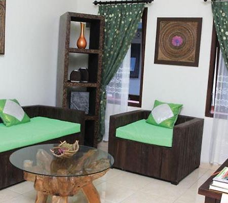 Pondok Villa Hotel Jogjacarta Quarto foto